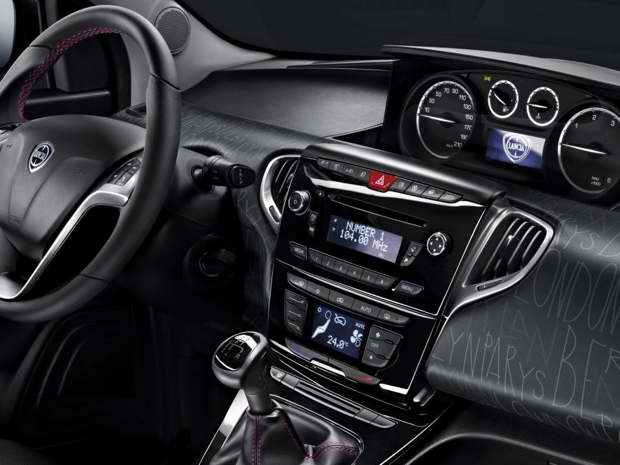  Lancia Ypsilon Elefantino 2013 года  (фото 18 из 18)